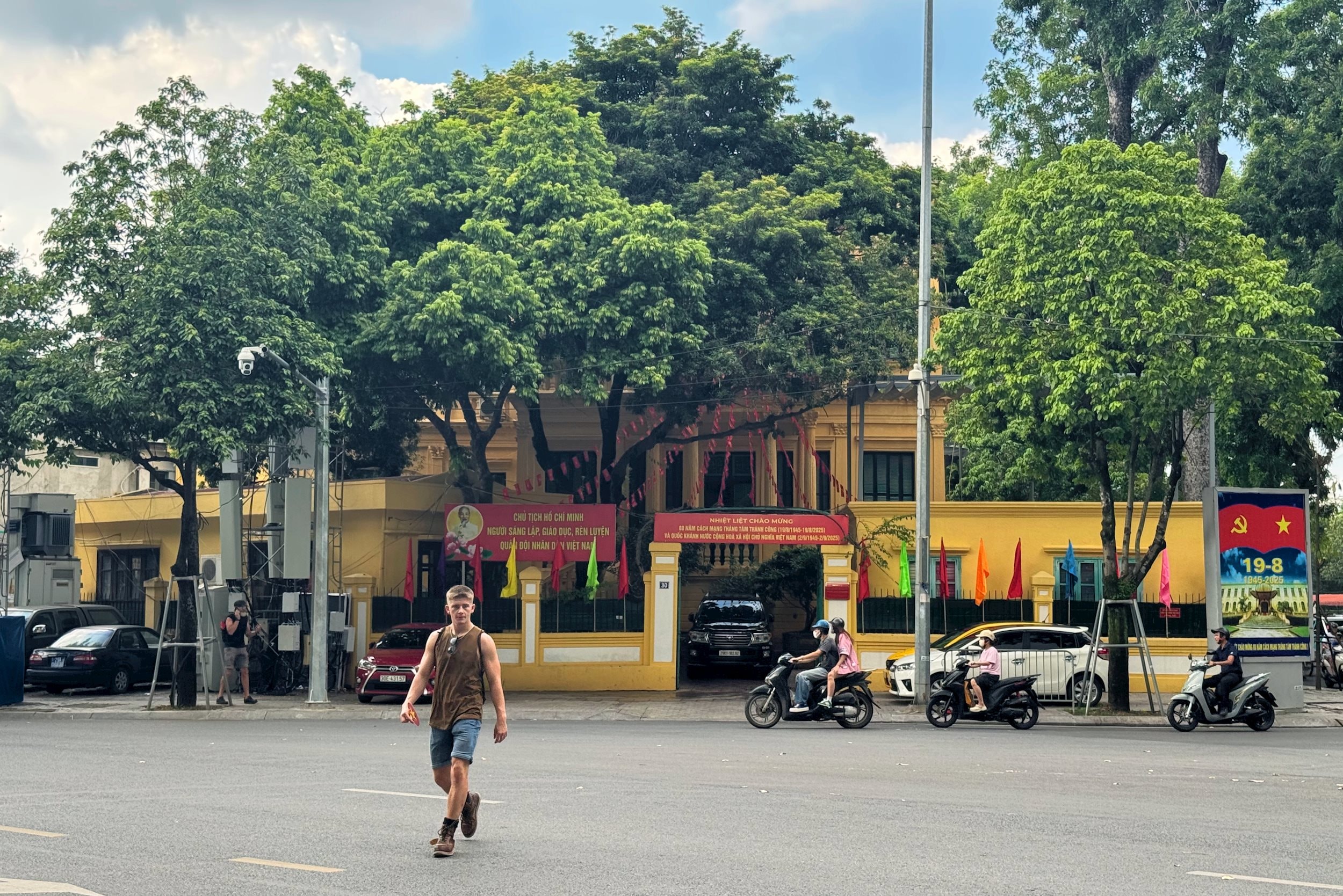 retouch_2025082320432874.jpg