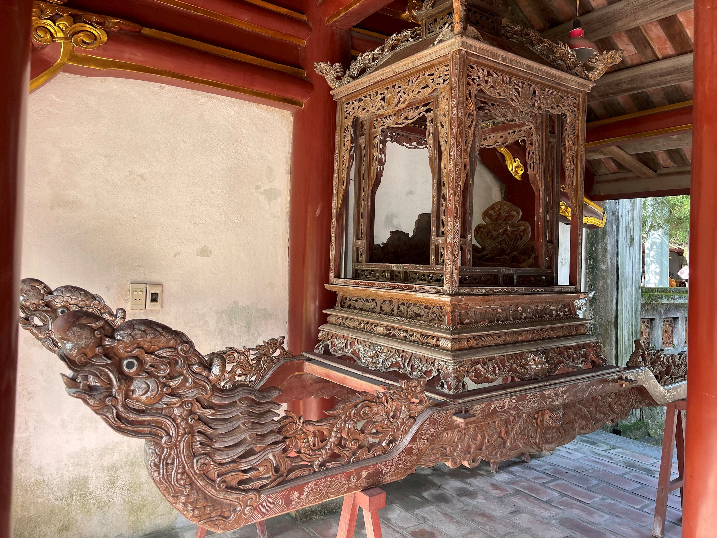 Ảnh Kiệu trong Cố đô ( Ảnh_ Vân Ngô)