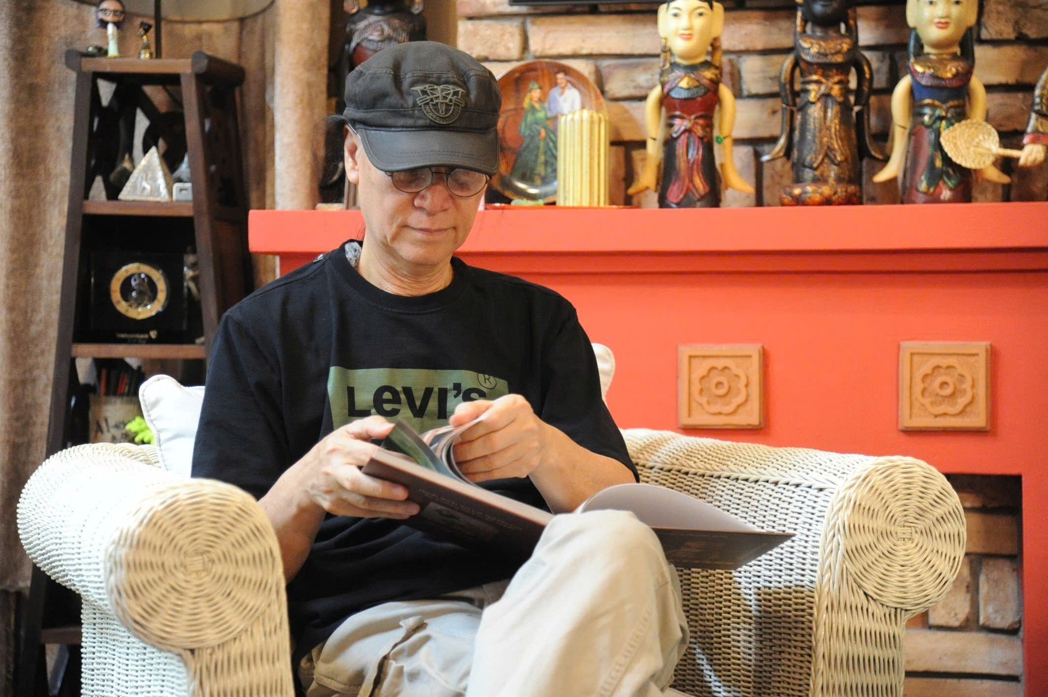 Ảnh 2_ NSƯT Chu Lượng với những trăn trở về nghệ thuật rối nước truyền thống