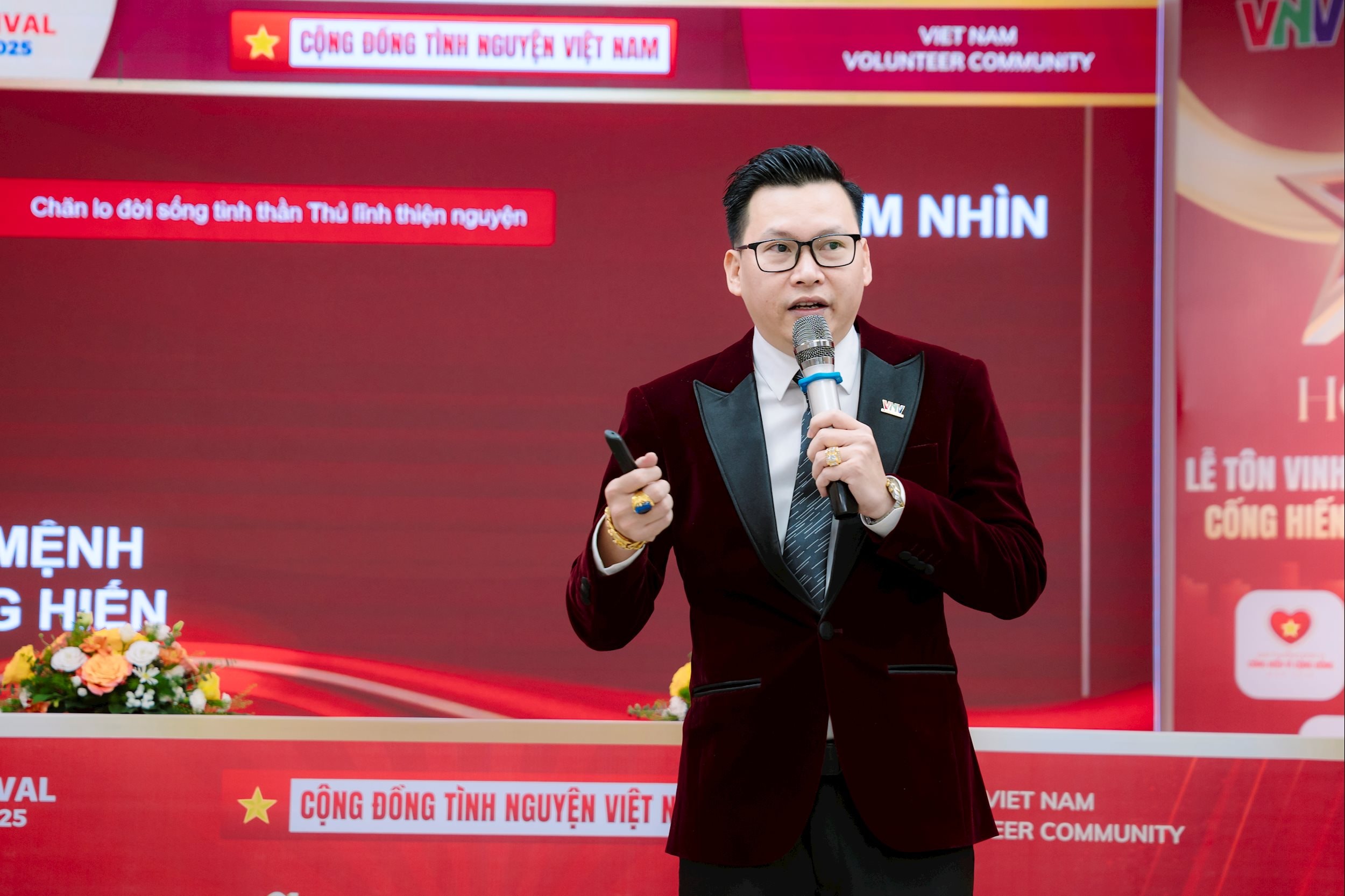 Ông Đỗ Văn Dệ - Chủ tịch Cộng đồng Tình nguyện Việt Nam chia sẻ thông điệp truyền cảm hứng về hành trình kiến tạo giá trị và lan tỏa trách nhiệm xã hội trong cộng đồng thiện nguyện Việt Nam.