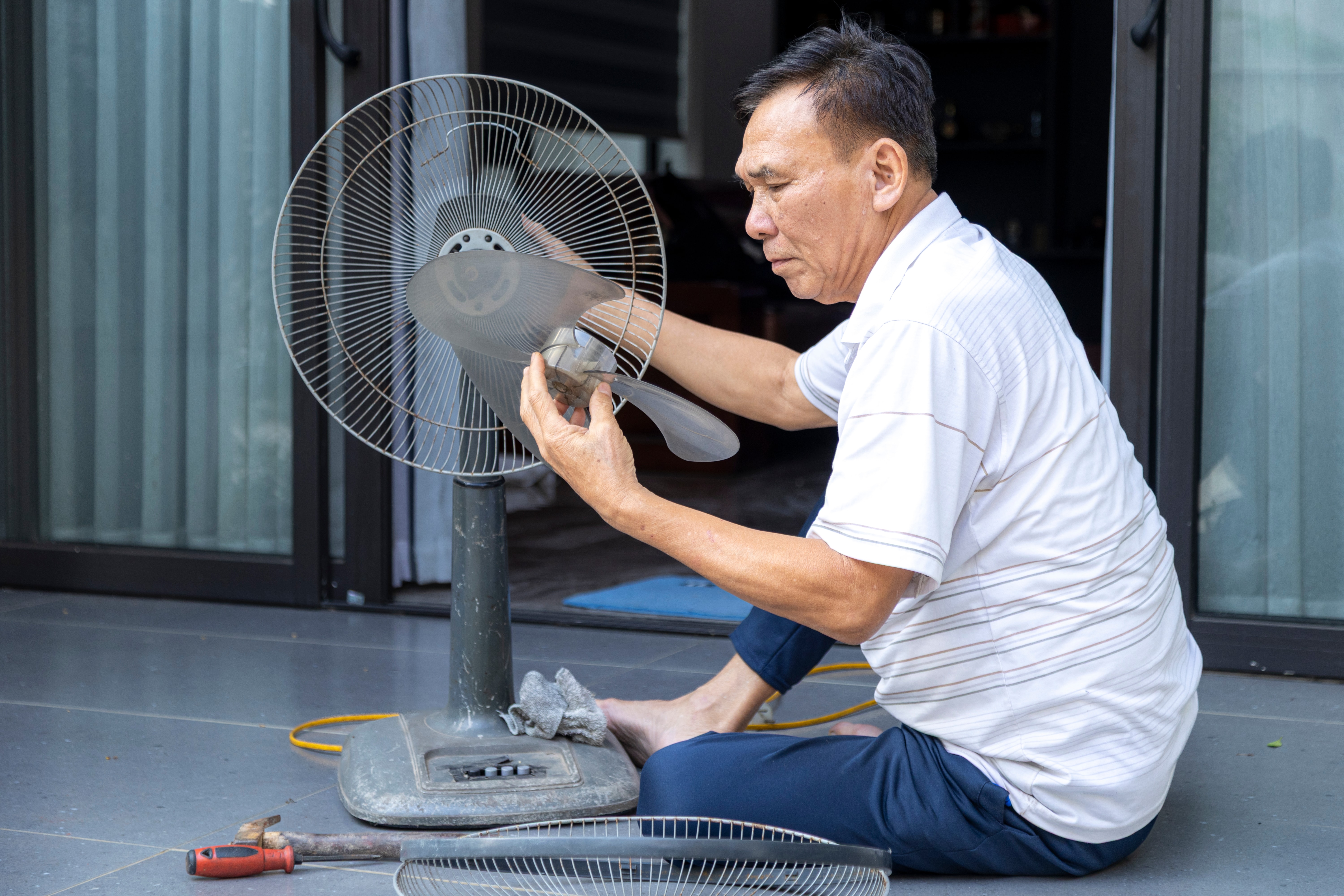 Đôi tay năm xưa (6)