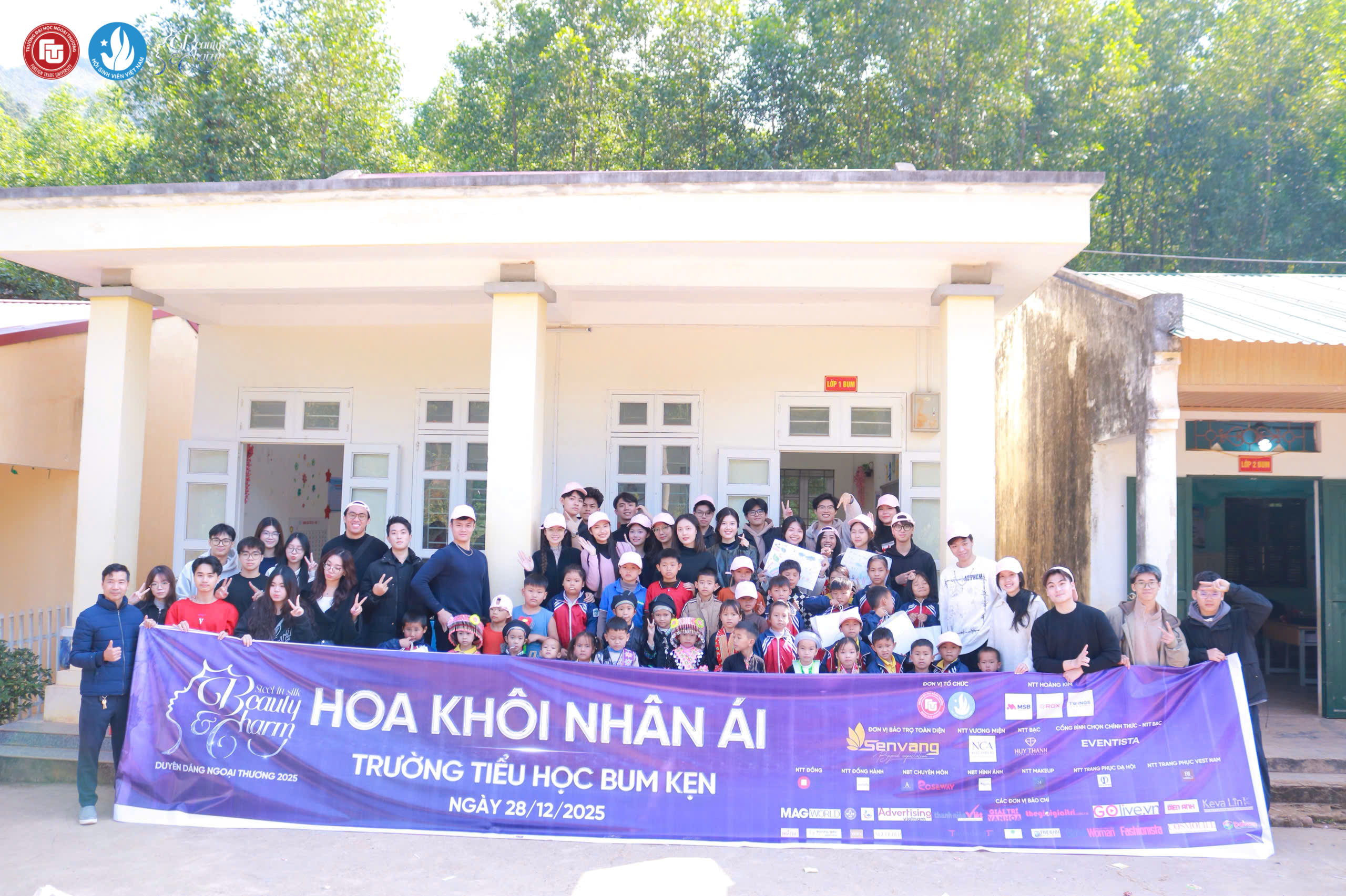 NỮ SINH NGOẠI THƯƠNG MANG HƠI ẤM “NHÂN ÁI” ĐẾN VÙNG CAO TUYÊN QUANG- Ảnh 1.