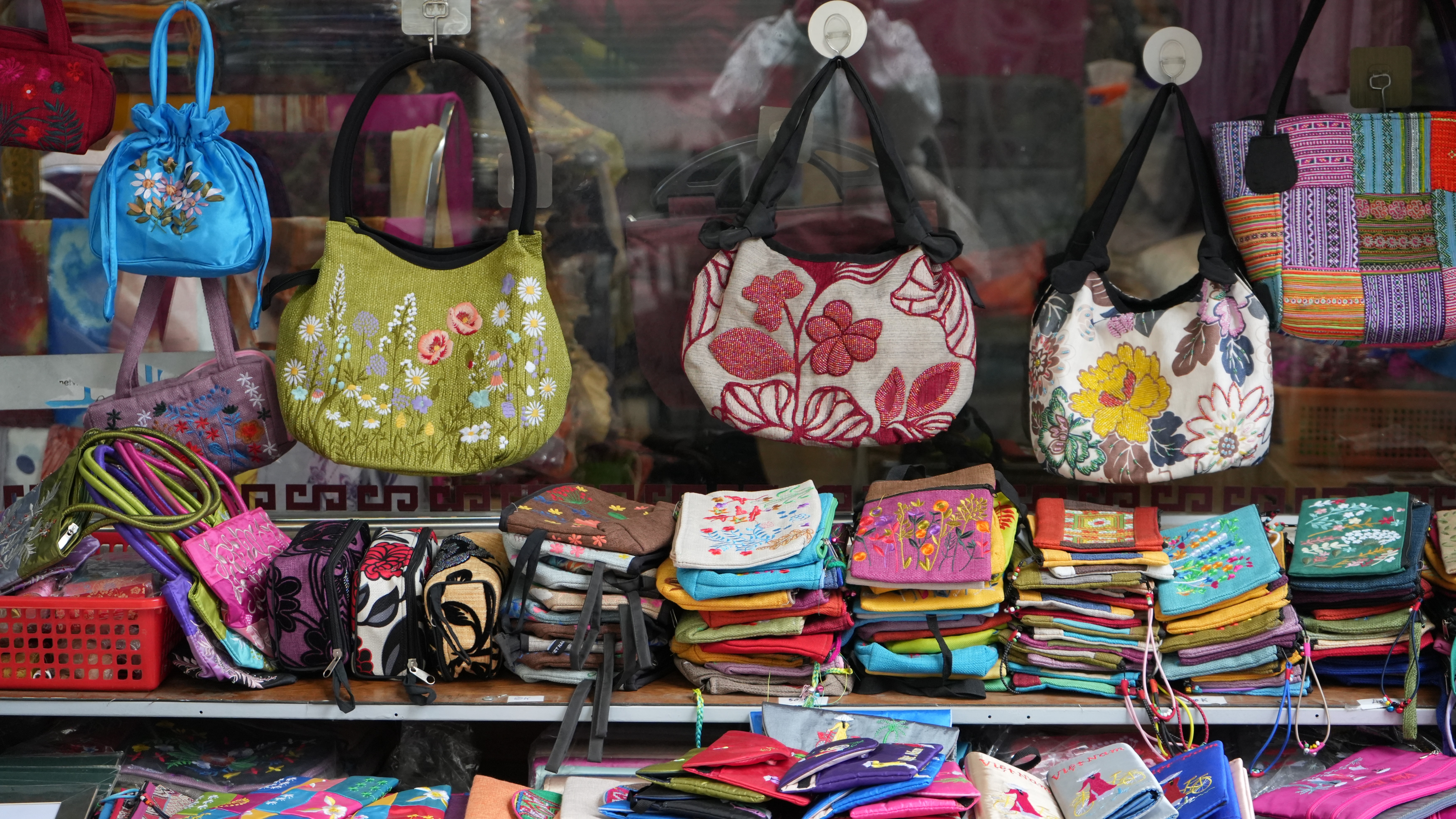 Một vài hình ảnh sản phẩm của nghệ nhân (Ảnh_ Quỳnh Trang) (1)