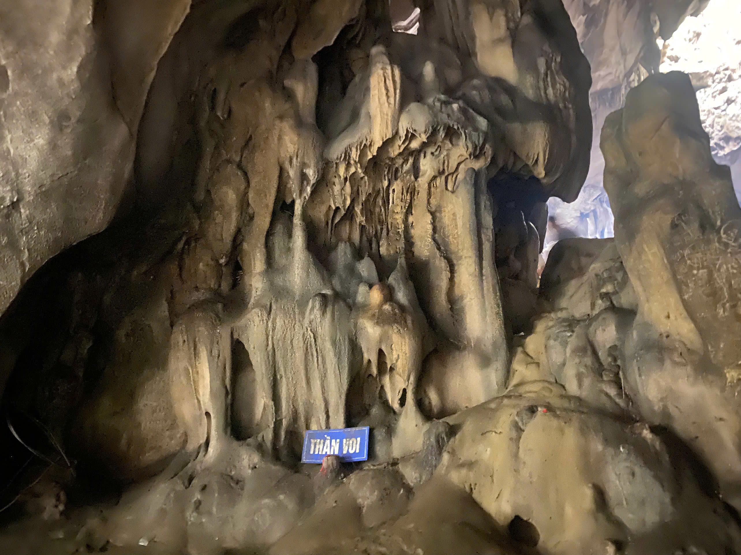 (6) Thần Voi tượng trưng cho sức khỏe và sự bình an