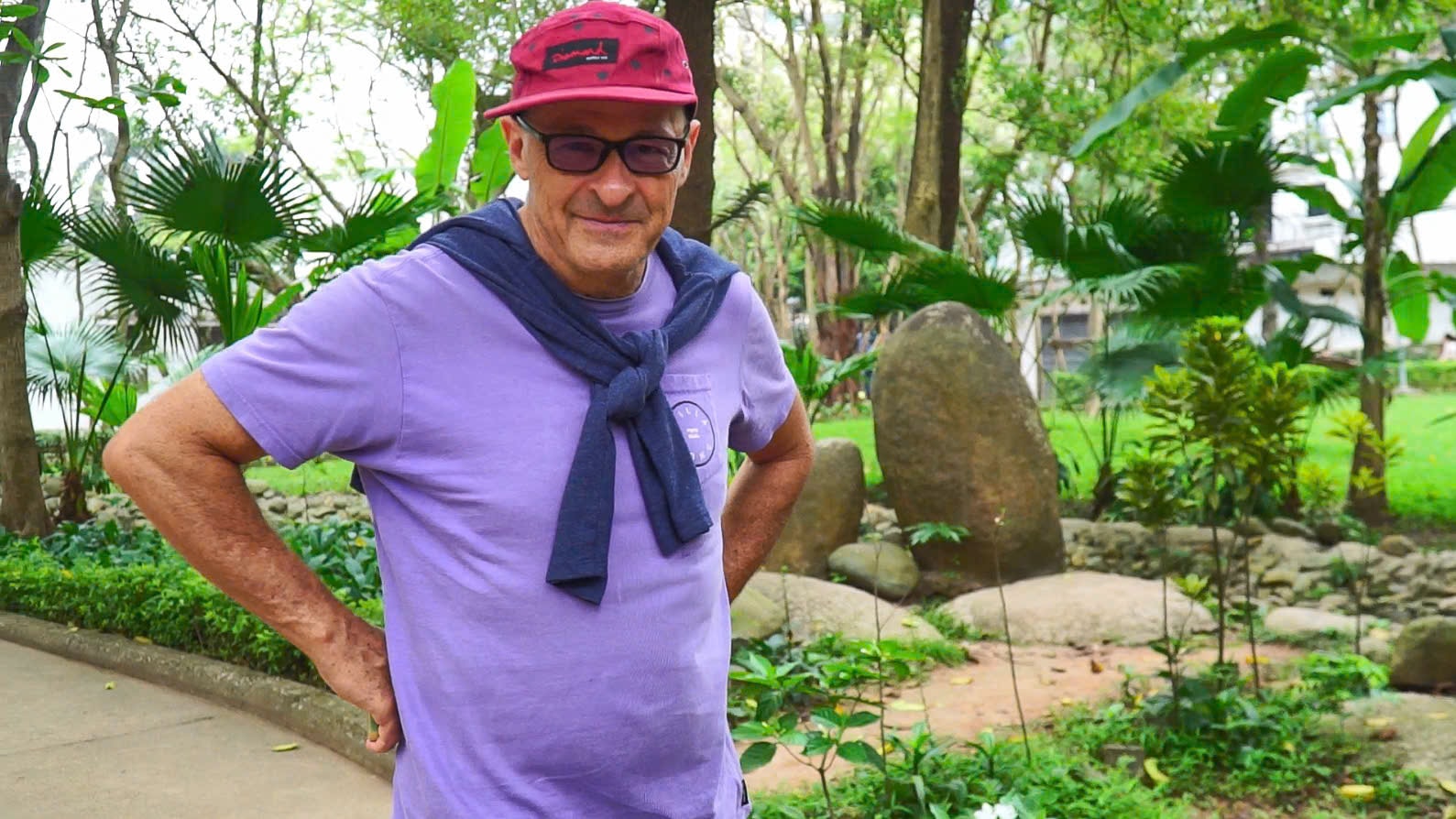 Ông Laurent, du khách người Pháp đã từng đến tham quan bảo tàng cách đây 15 năm cho rằng khu trưng bày đã được tu sửa và nâng cấp rõ rệt, có thêm một số chi tiết mới so với những gì ông còn nhớ. “Với tôi, Bảo tàng Dân tộc học là một nơi rất đáng để ghé thăm, bởi nơi đây giúp chúng ta hiểu rõ hơn về đời sống cũng như văn hoá của các cộng đồng dân tộc ở Việt Nam.” ông chia sẻ.