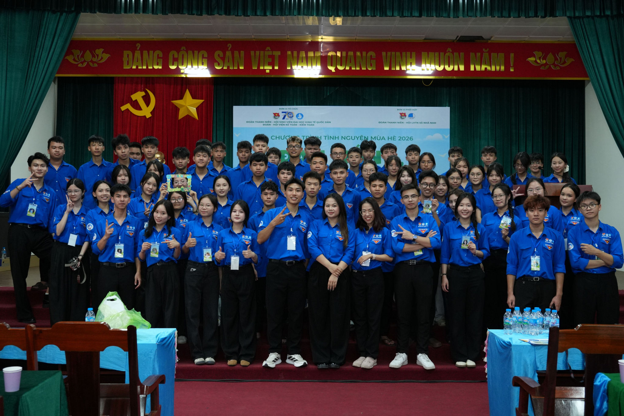 Lớp học kỹ năng mùa hè dành cho học sinh THPT địa phương (2)