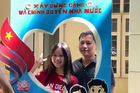 Rộn ràng Ngày hội chào đón tân sinh viên K45 tại Học viện Báo chí và Tuyên truyền