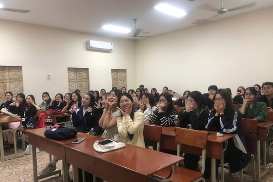 Rộn ràng không khí buổi phỏng vấn tuyển thành viên Gen 13 của CLB Báo chí Truyền thông - CJC