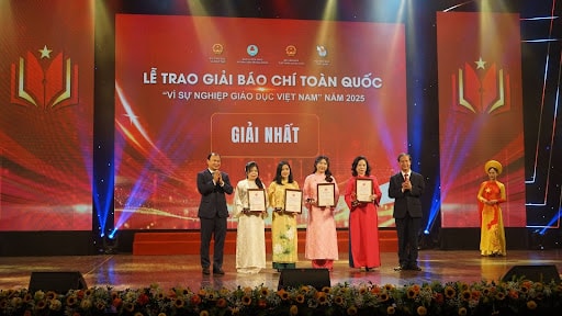 Lễ Trao giải Báo chí "Vì sự nghiệp Giáo dục Việt Nam" lần thứ VIII và phát động mùa giải lần thứ IX