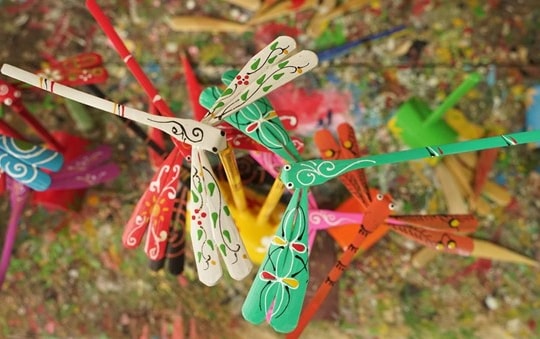 Chuồn chuồn tre Thạch Xá: Nhịp nghề lặng lẽ giữa sắc màu thời gian