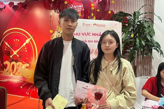 Sôi động Lễ hội Xuân hồng lần thứ XIX