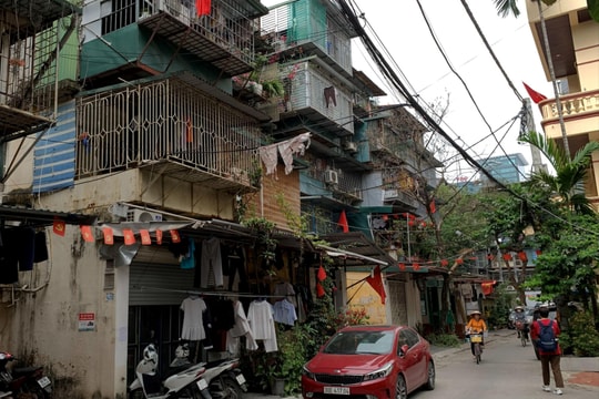 “Chuồng cọp” bủa vây khu tập thể Nghĩa Tân: Nỗi lo hỏa hoạn phía sau những lồng sắt