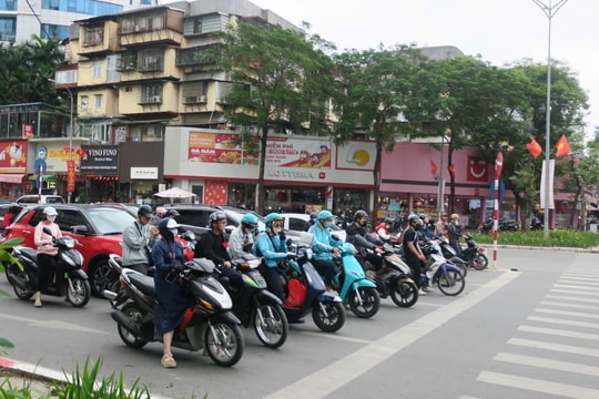 Hà Nội: Nhịp sống thay đổi khi rét Nàng Bân có thể "lỗi hẹn"