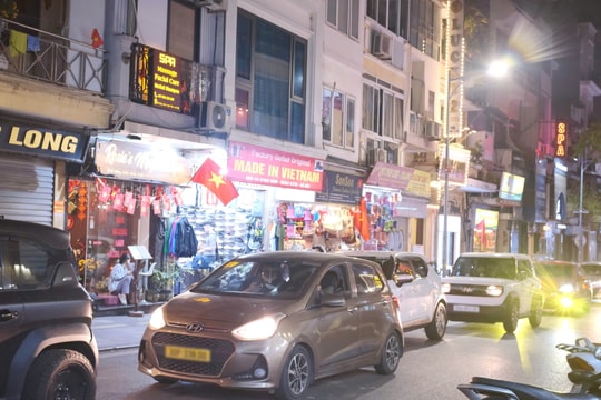 Áp lực giao thông quanh phố đi bộ Phố cổ Hà Nội