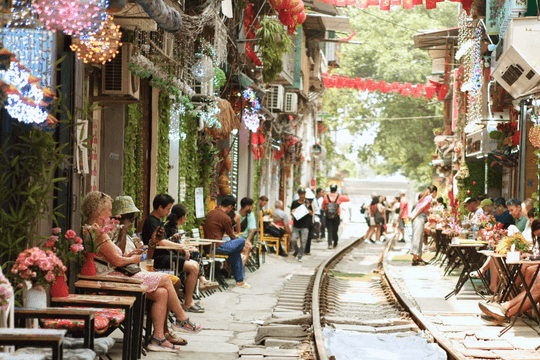 Hà Nội trong nhịp sống buổi sáng của du khách quốc tế