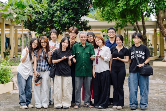 Những lát cắt hậu chiến trong không gian trưng bày “Chuyện thời bình”