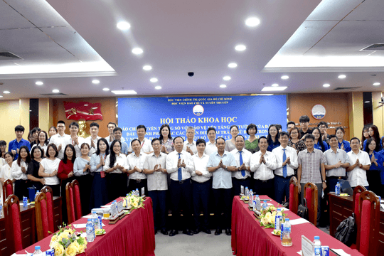 Revolution 2026 chào đón tân sinh viên trường Báo trên hành trình mới
