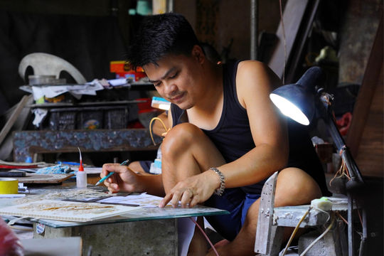 Khảm sắc xà cừ giữ tinh hoa Chuôn Ngọ