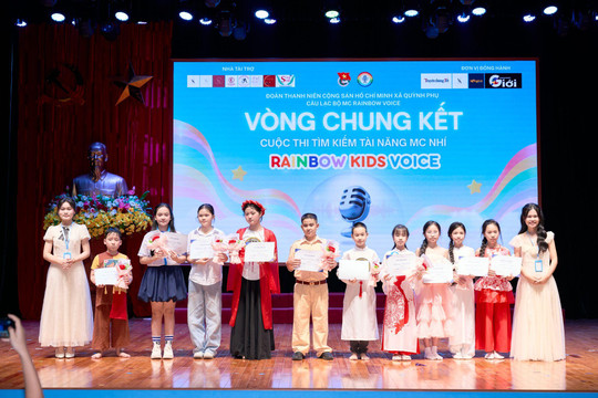 Khi phế liệu khoác áo thổ cẩm