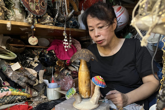 Khi phế liệu khoác áo thổ cẩm