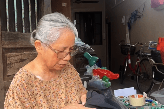 Vá lại dáng xưa qua từng mũi chỉ