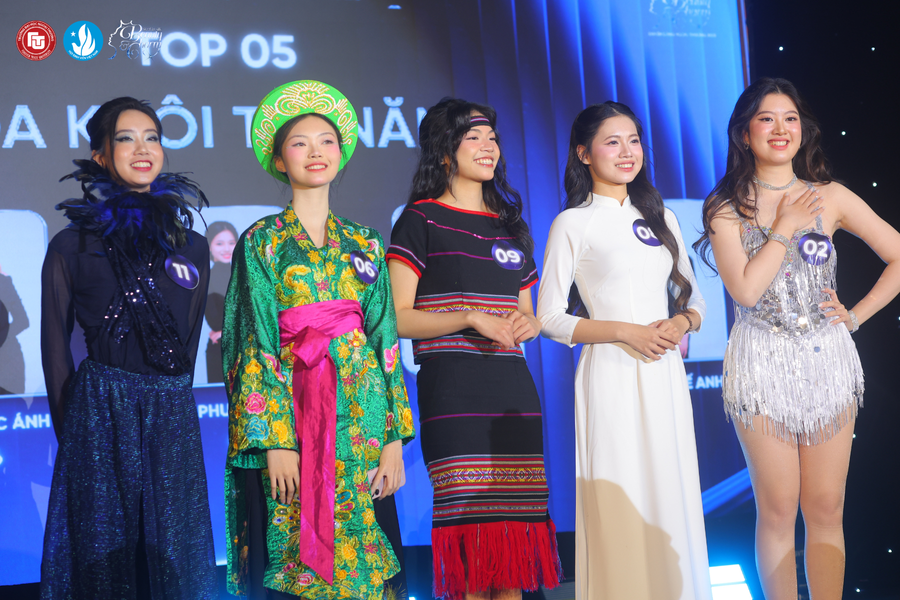 Dàn thí sinh tỏa sáng với nhan sắc và tài sắc tại Hoa khôi Duyên dáng Ngoại Thương 2025